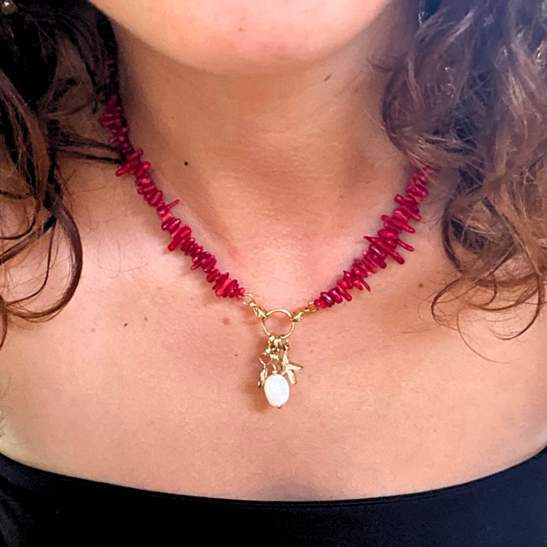 Collier Gustavia – Perles d’Eau Douce & Acrylique