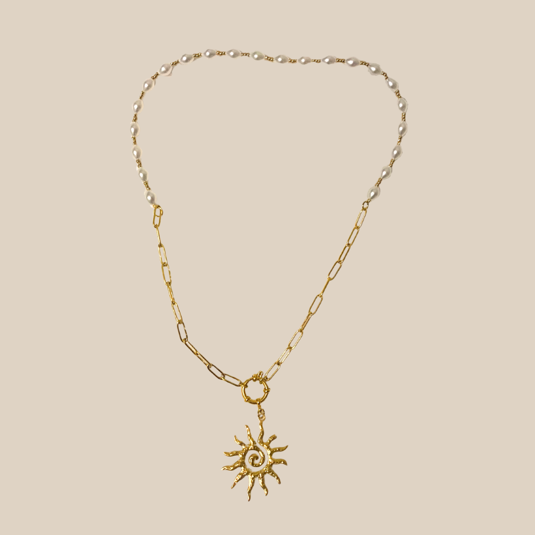 Collier Marseille – perles d’eau douce et acier doré – Solera