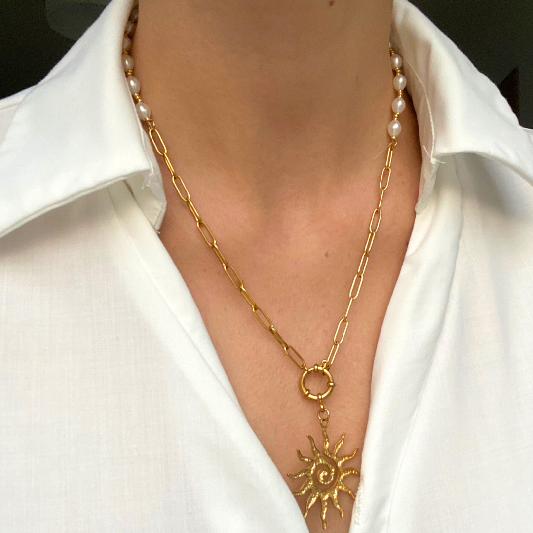 Collier Marseille – perles d’eau douce et acier doré – Solera