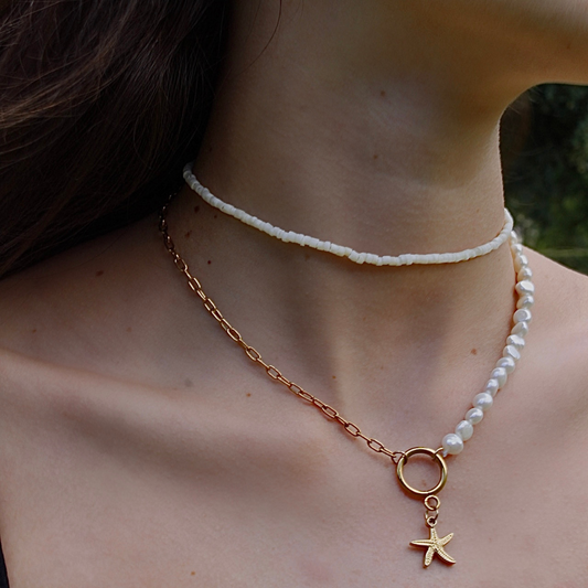 Collier Étoile avec perles d’eau douce et acier doré – Solera